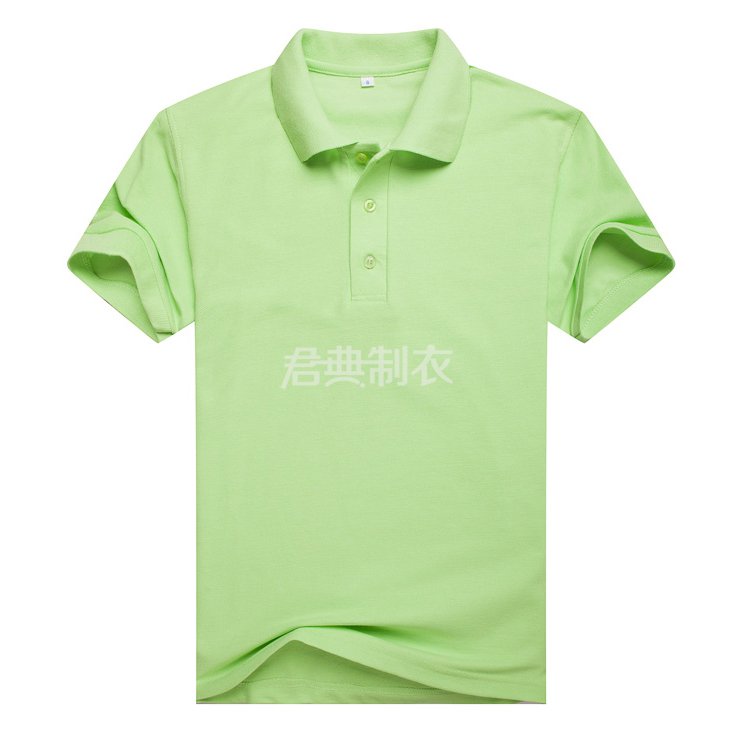 果绿色翻领T恤衫